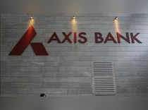 Axis Bank hits 52-week high post Q1 earnings. Should you buy?