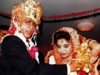 Rare pics from Shah Rukh and Gauri Khan's wedding go viral on social media