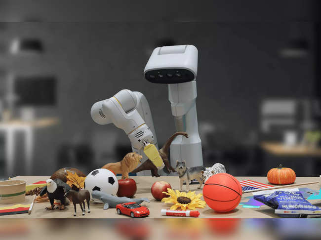 Google DeepMind enables robots to perform novel tasks