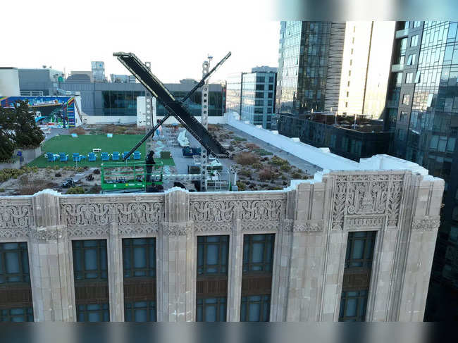Twitter Starts To Rebrand Its San Francisco Headquarters With Giant X Logo