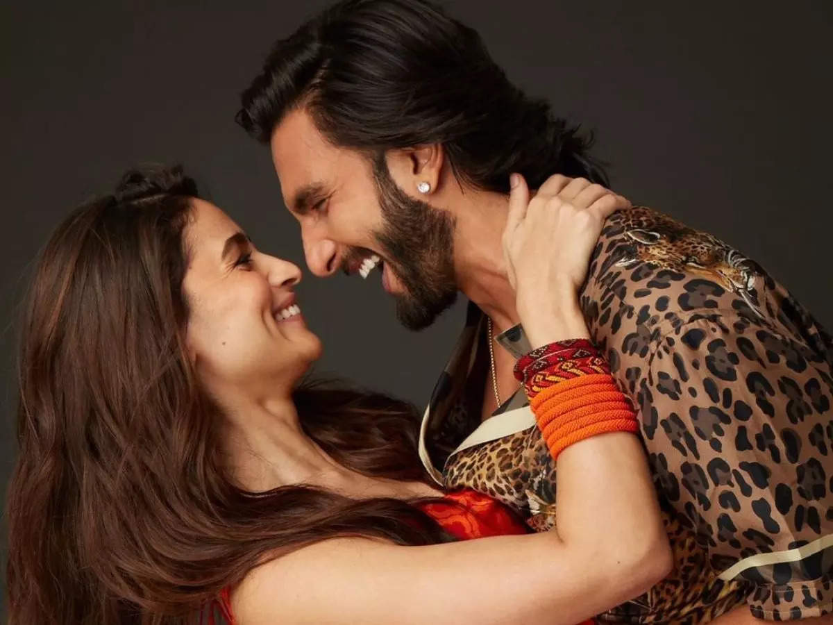 ranveer singh: Ranveer Singh says 'Rocky Aur Rani Kii Prem Kahaani' will  bring back the feel of 'Kabhi Khushi Kabhie Gham' at movie's new song  launch - The Economic Times