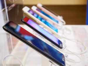 Smartphone shipments in Q2 down 3% on-year, show recovery signs: Counterpoint