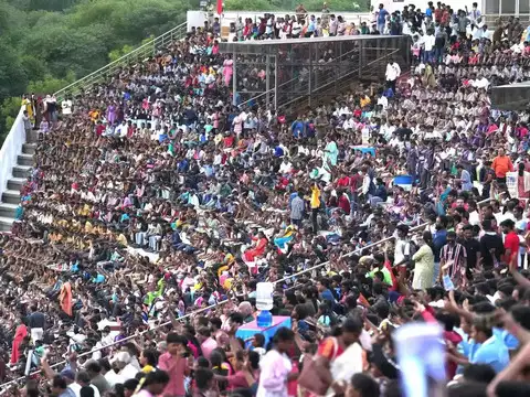 ​Witnessing the launch​