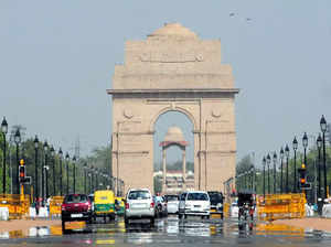 Delhi records min temp of 28.4 degrees