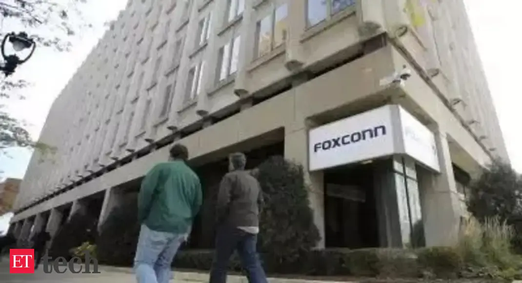 foxconn bengaluru unit: Foxconn eyes $500 million mobile accessories unit in Bengaluru - Vimarsana News
