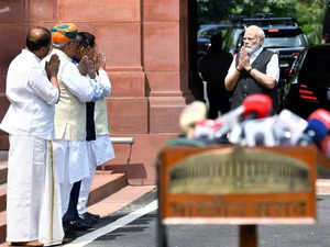 PM Modi holds meeting with senior Union ministers to discuss Centre's strategy in Parliament