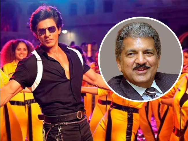 ​Anand Mahindra said that Shah Rukh Khan's ageing process defies gravitational forces.​