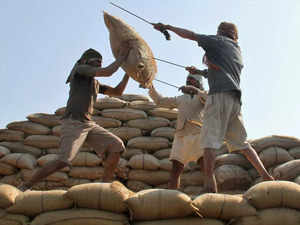 Centre bans exports of non-basmati rice