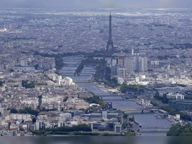 Paris' test for Olympic swimming in the Seine canceled due to poor water quality