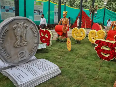 Facsimiles of Kannada drummers​
