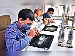 Indian Diamond Traders Explore Non-US Markets