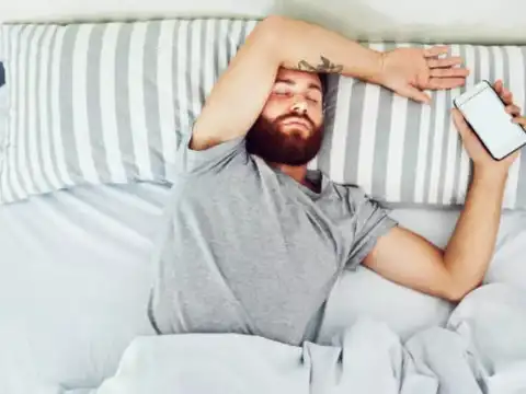 ​Don&rsquo;t keep your phone and sleep​