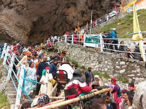 Jammu-Srinagar highway blocked due to landslide in Ramban, Amarnath Yatra halted