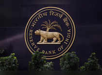 RBI policy verdict tomorrow: As tomatoes paint inflation red, can Das soothe D-St’s frayed nerves?