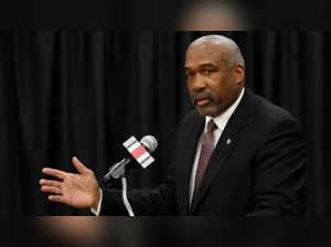 Ohio State Athletic Director Gene Smith announces retirement plan. Details here
