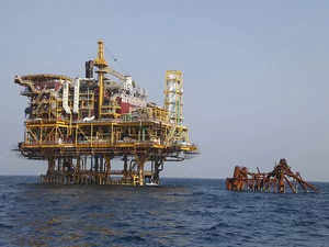 Pakistan suspends import of Russian crude oil
