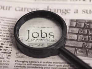 Mixed show for formal job creation in February