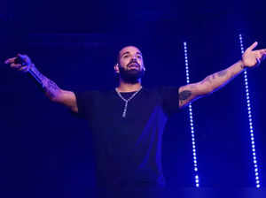Drake gifts pink Hermès Birkin bag to fan at L.A. concert. See what happened