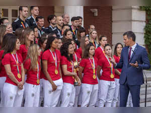 World Cup: Spain's acting prime minister greets World Cup champs ...