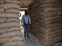 rice: Karnataka rice wars: Beneficiaries to get cash in lieu of rice - The  Economic Times