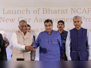 New Delhi: Union Minister for Road Transport and Highways Nitin Gadkari with Min...