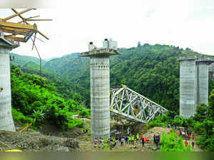 18 Killed as Under-Construction Rly Bridge Collapses in Mizoram