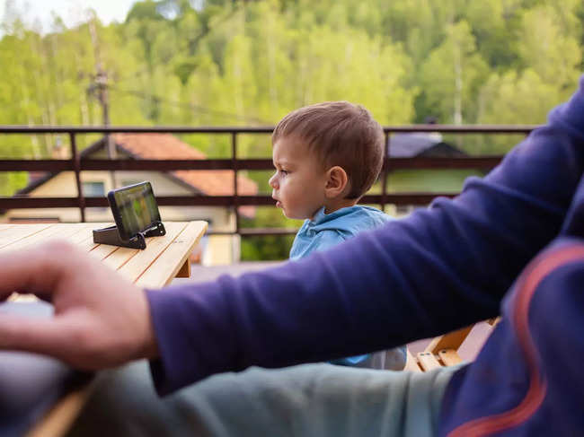 screen-time-baby_iStock