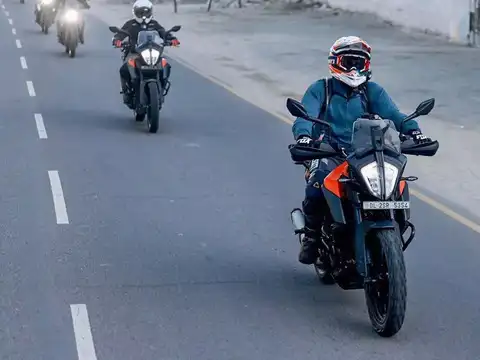 Dashing pictures on bike