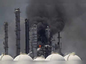 Marathon Petroleum refinery in Louisiana's Garyville reports chemical storage plant leak, fire, evacuation underway