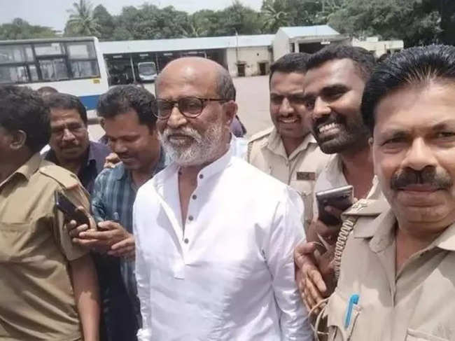 Rajinikanth met with the workers and clicked selfies with them.