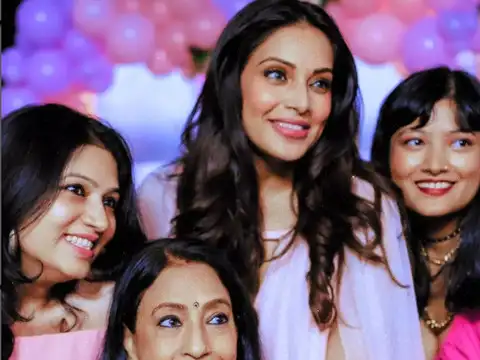 ​Bipasha Basu's sisters Bidisha and Vijayeta​