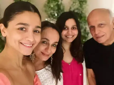 ​Alia Bhatt & Shaheen Bhatt​