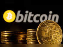 Bitcoin falls 4.91% to $25,957