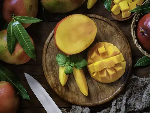 ​Worst: Mango & Chikoo​
