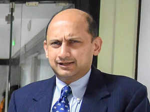 Break up India’s biggest companies, former deputy governor of RBI Viral Acharya says
