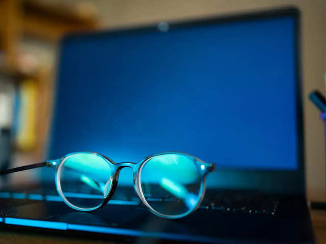 ​Use computer glasses & reduce glare​