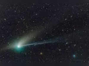 What is a comet, where does it come from, why does it have long streaming tail?