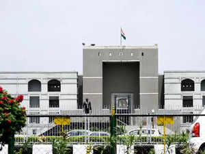 Worried about situation where protectors become perpetrators: Gujarat HC on traffic cops extorting money from couple in cab