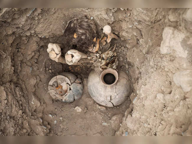 Archaeologists unearth 1,000-year-old mummy, in Lima