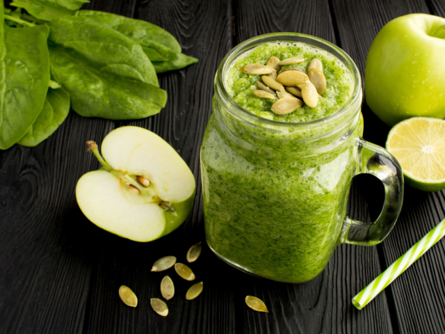 ​​Oatmeal-Apple Protein Shake​