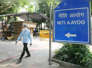 Over 13.5 crore Indians escaped poverty between 2015-16 & 2019-21: Niti Aayog report