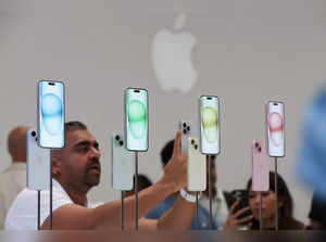 Attendees look at the brand new Apple iPhone 15 during an Apple event on September 12, 2023 in Cupertino, California.