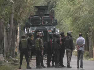 Anantnag ecnounter: J-K police, Army resume operation on second day