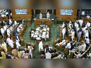 Din in Lok Sabha after national anthem played before time