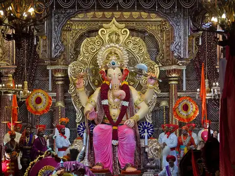 ​Lalbaugcha Raja​