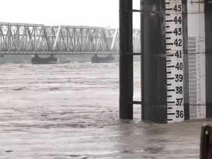 Narmada water level above danger mark in Gujarat's Bharuch; over 2,000 shifted