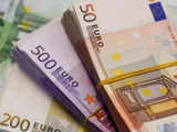 Euro gains; yen flounders ahead of c.bank bonanza