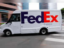 FedEx shares pop on hefty profit beat, UPS customer wins