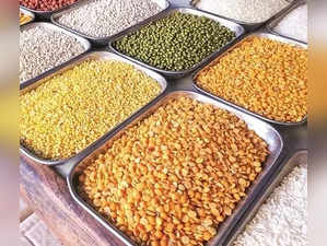 Government extends stock limit time period for tur, urad till Dec 31