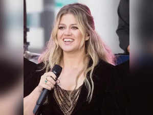 Kelly Clarkson's Surprise Performance with Las Vegas Busker: This is what happened